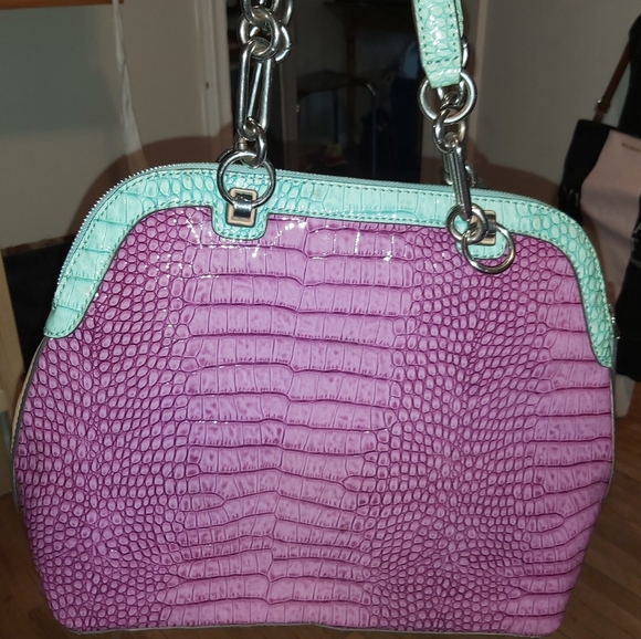 Guess Handbag - Picture 2 of 5